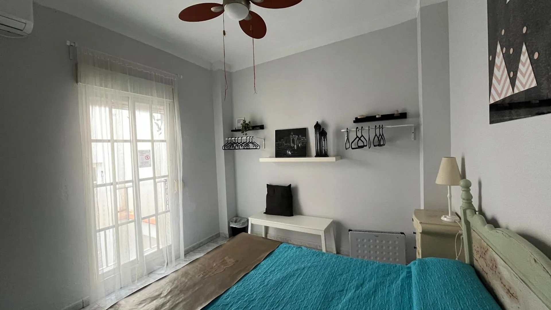 Habitacion En Calle Molino Malaga