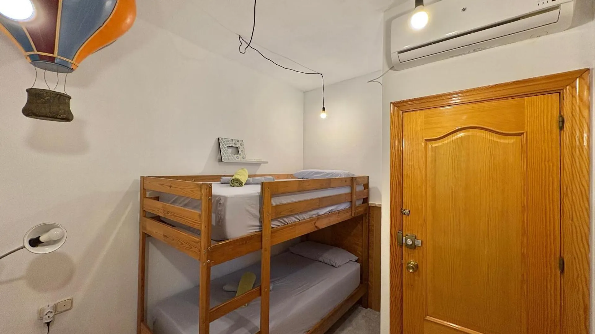 Habitacion En Calle Molino Málaga Spagna