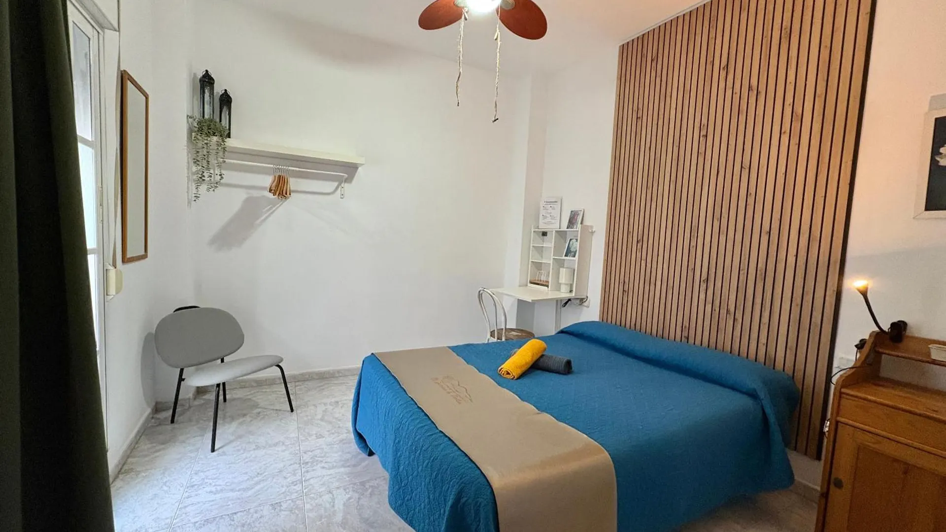 Habitacion En Calle Molino Málaga 0*,  Spagna