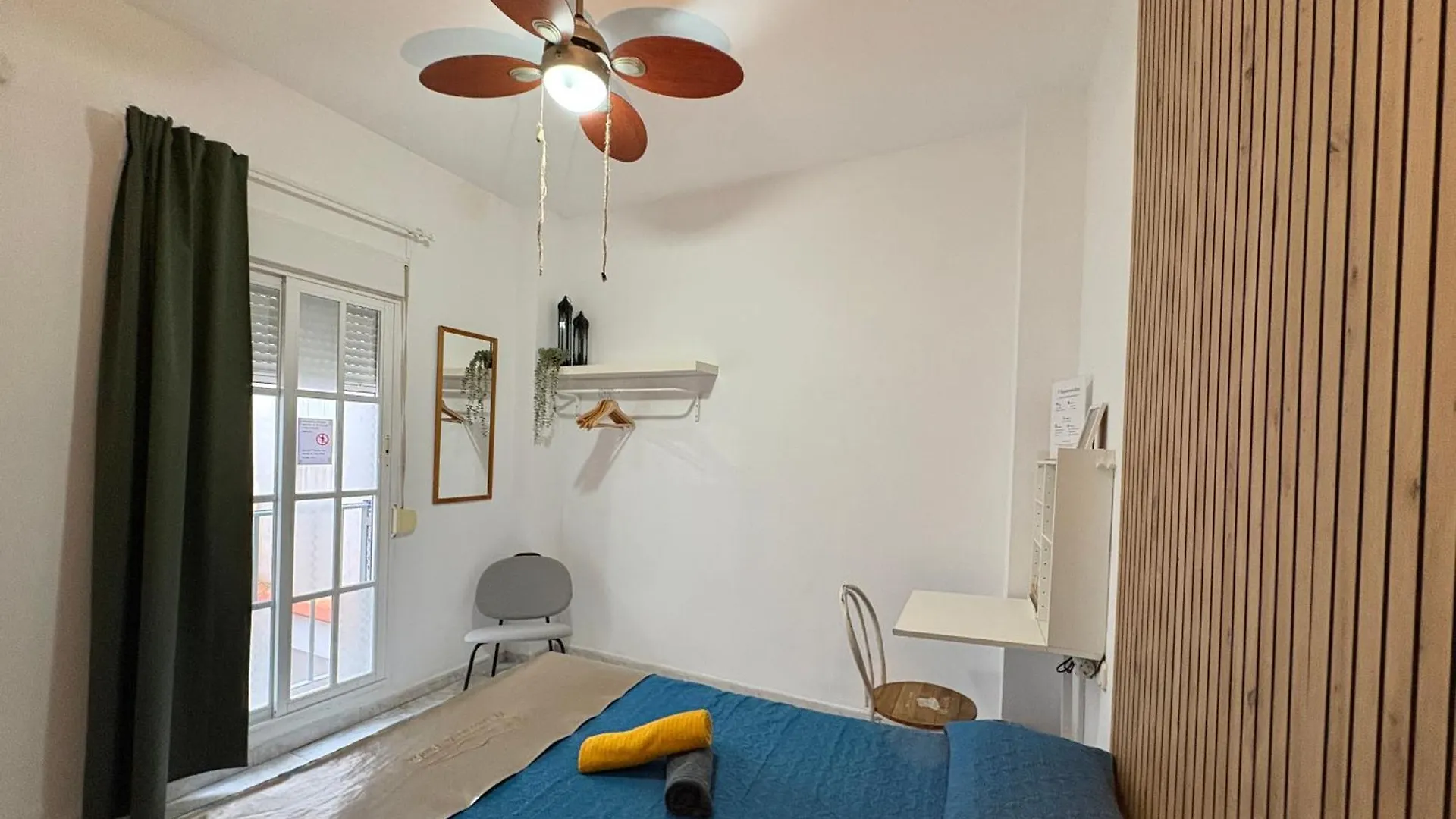 Habitacion En Calle Molino Malaga