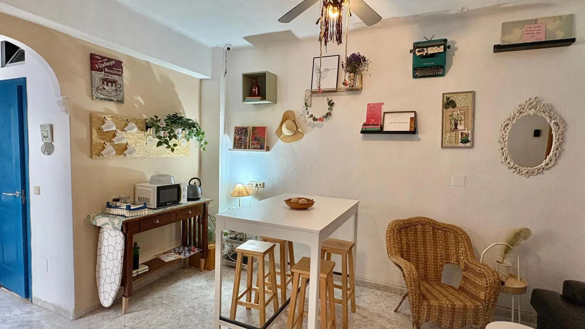 Habitacion En Calle Molino Malaga